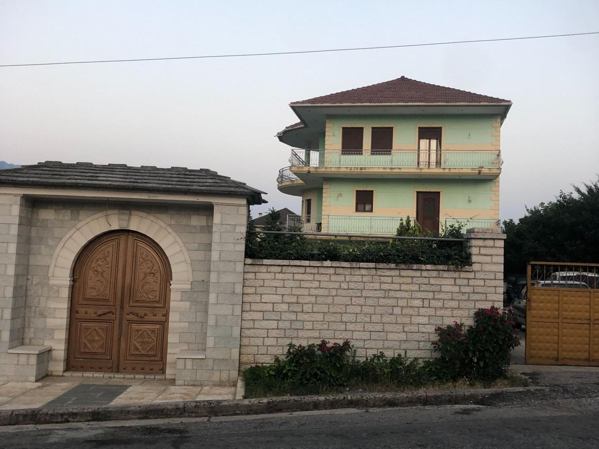 Villa Orhan Lazarat Gjirokastër Exterior foto