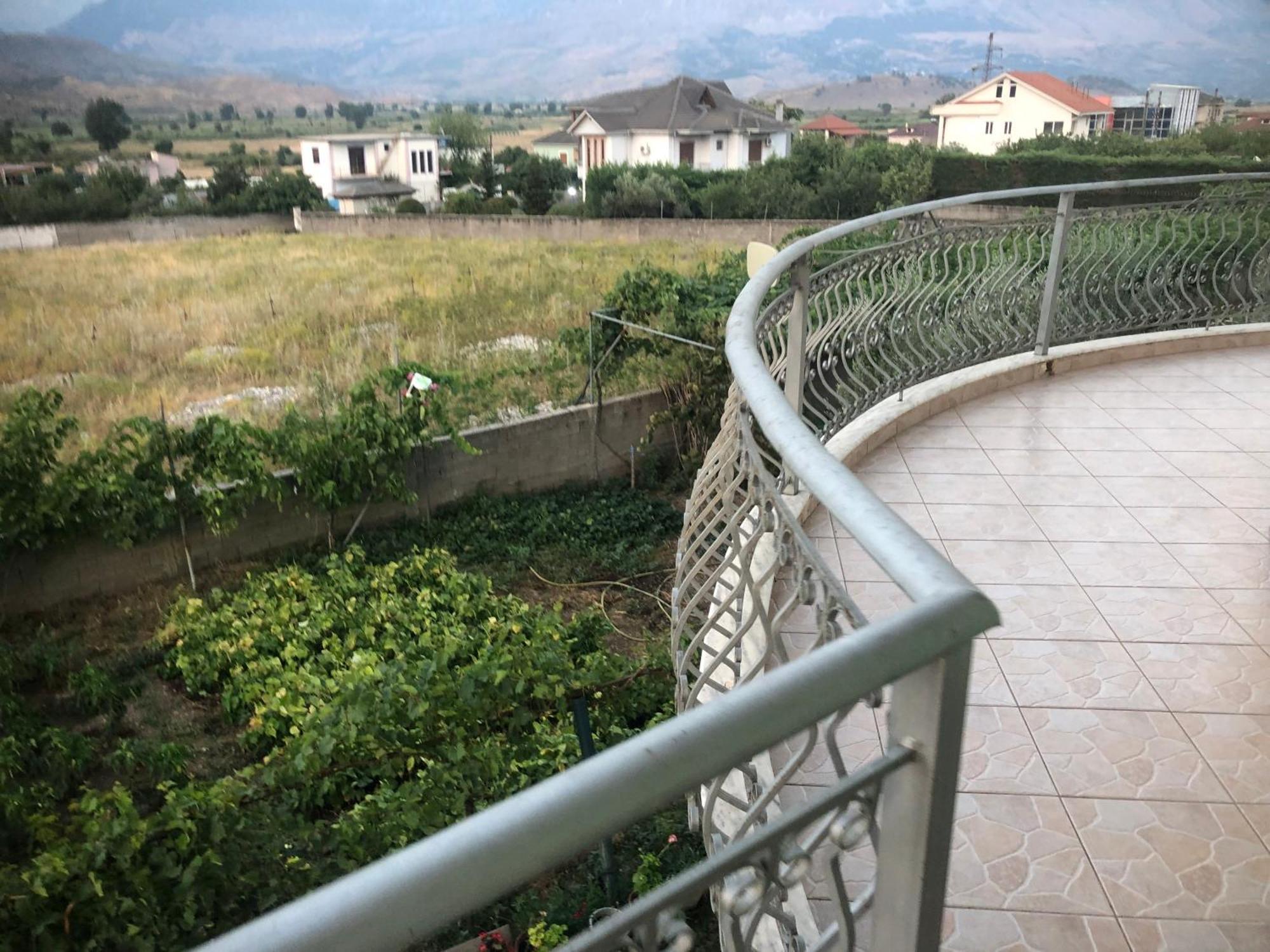 Villa Orhan Lazarat Gjirokastër Exterior foto